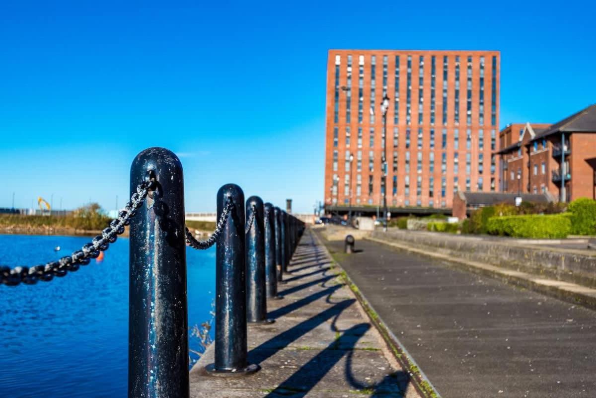 Fabulous Quayside Apartment With Free Parking Liverpool Exterior photo